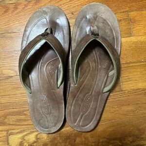 Keen flip flops